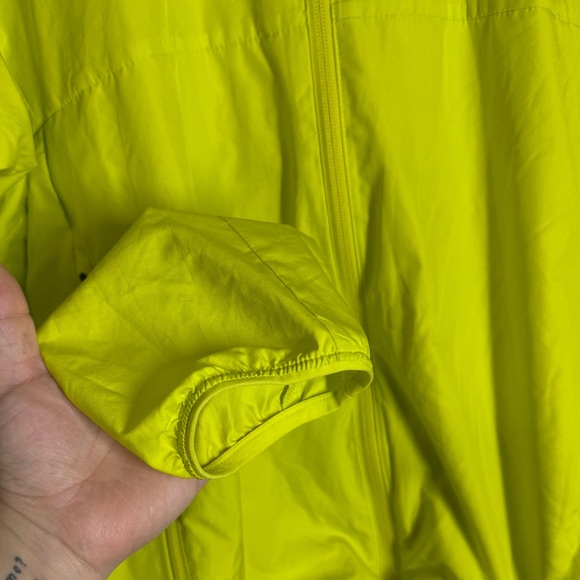 The North Face Men's Flyweight Jacket - Picture 3 of 8